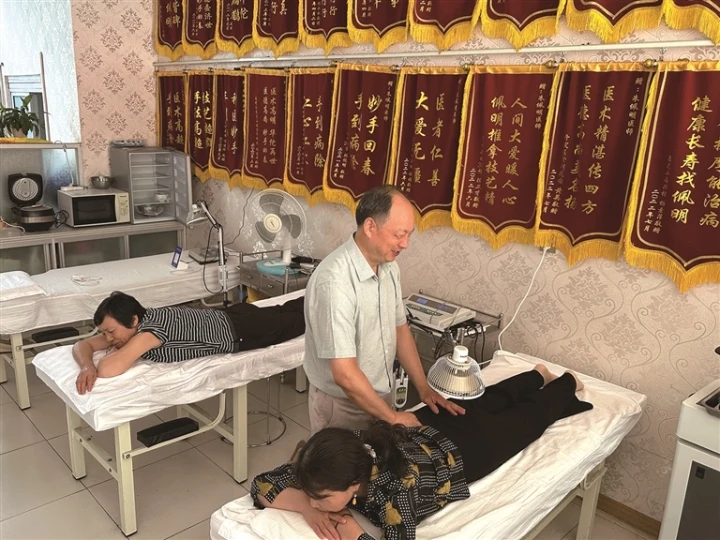 盲人師傅“愛心推拿”捐資助學(xué)20余萬元