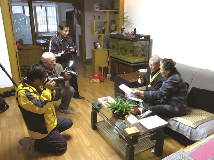 近50名攝影愛(ài)好者搶救性拍攝139位抗戰(zhàn)老兵影像——用光影定格江海烽火記憶