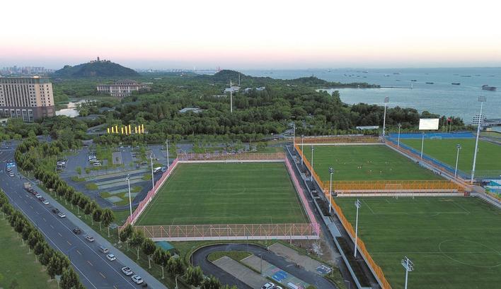 長江體育公園足球場今起試運(yùn)營