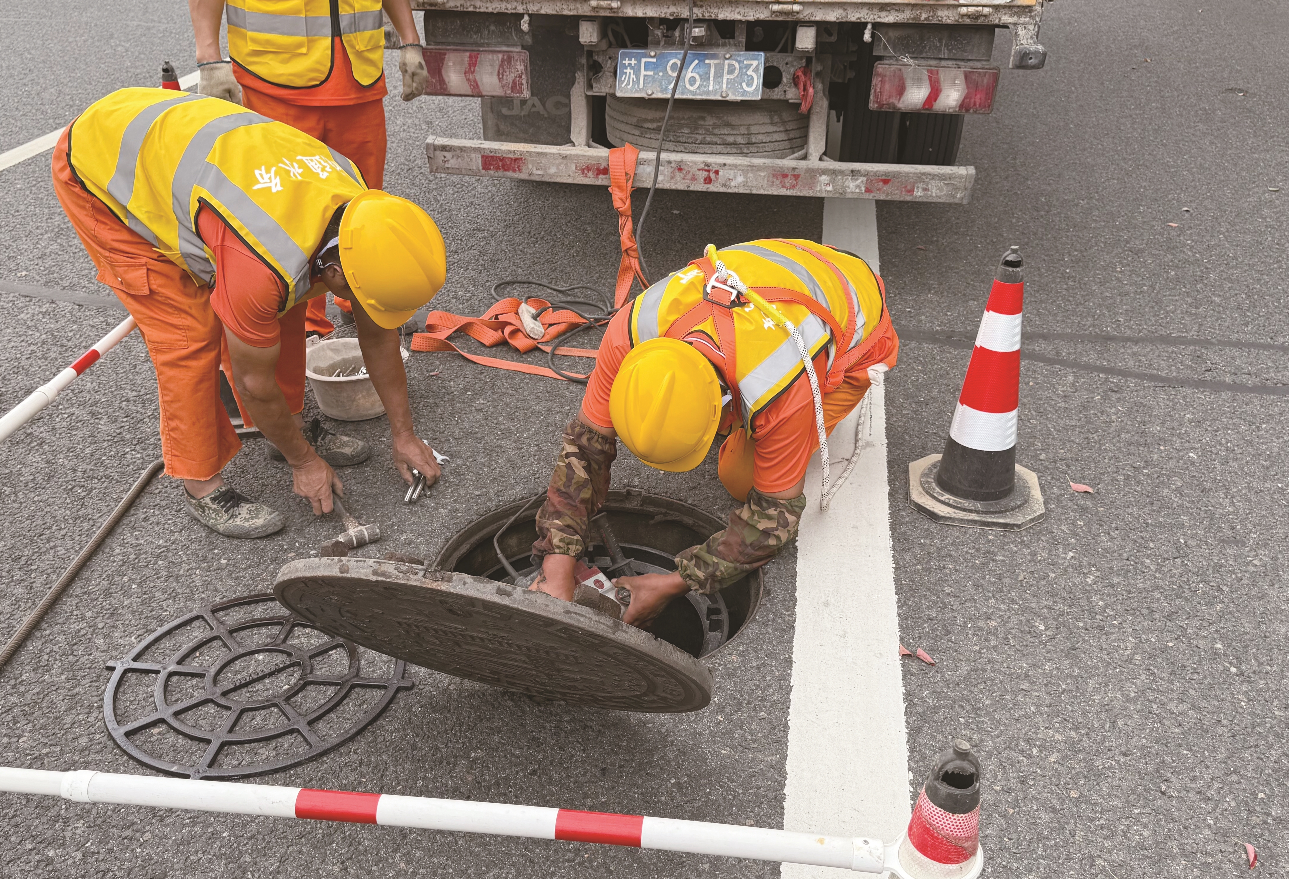 南通市今年再添3000套防墜裝置，守護(hù)“腳下安全”